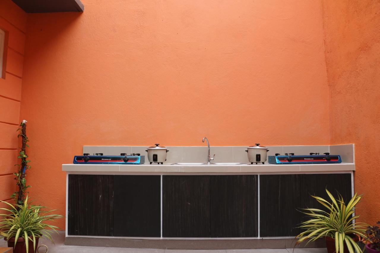 Anicia Guesthouse Rooms Paranaque City Eksteriør bilde