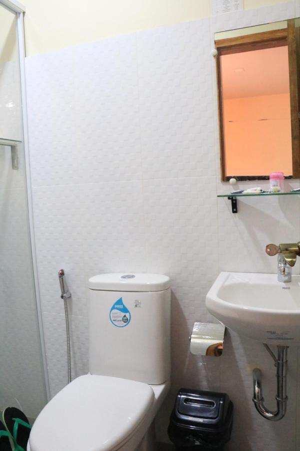 Anicia Guesthouse Rooms Paranaque City Eksteriør bilde