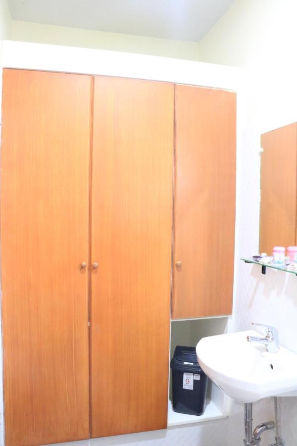 Anicia Guesthouse Rooms Paranaque City Eksteriør bilde