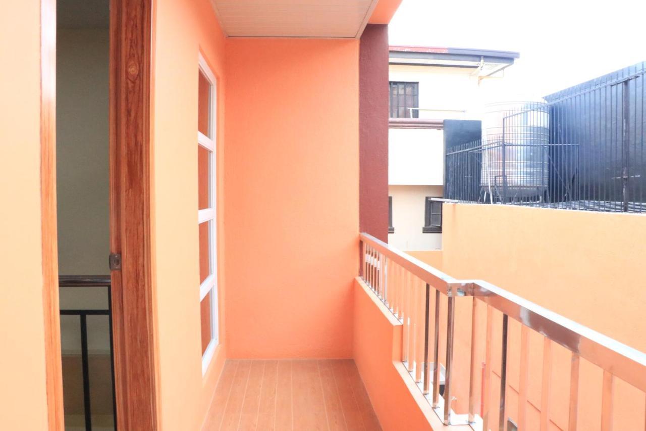 Anicia Guesthouse Rooms Paranaque City Eksteriør bilde