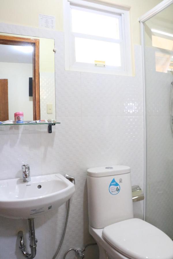 Anicia Guesthouse Rooms Paranaque City Eksteriør bilde